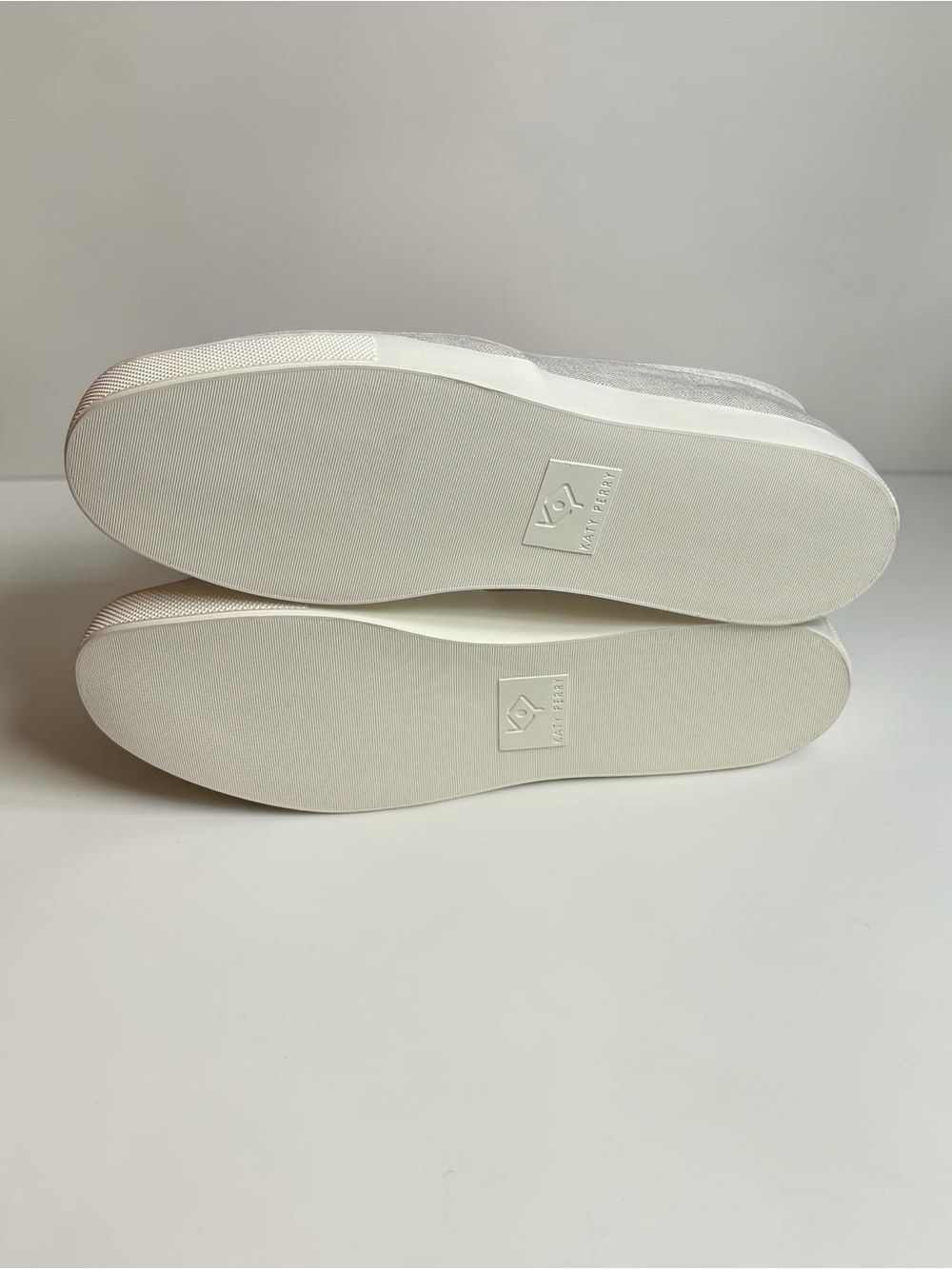 Katy Perry The Kerry Strawberry Canvas Slip On Sneakers Cream 8M / 38 - Picture 7 of 9